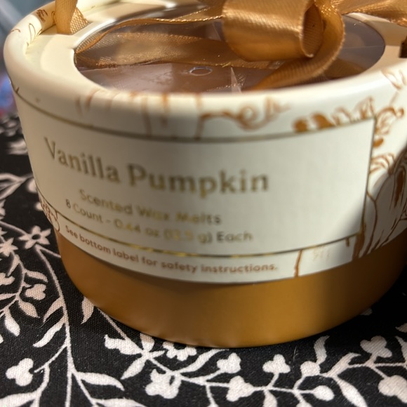 Brand New threshold Fall wax melts two different scents - - Picture 3 of 3